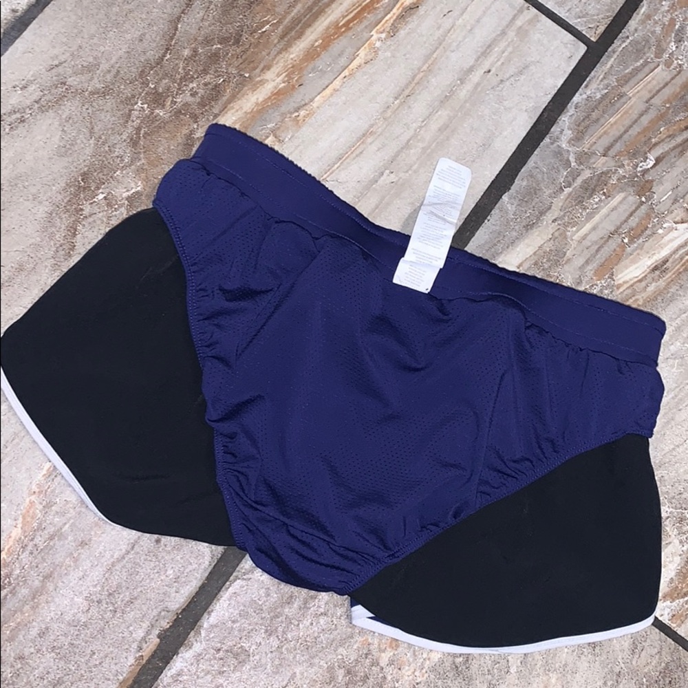 Navy Fabletics Shorts - Picture 5 of 11